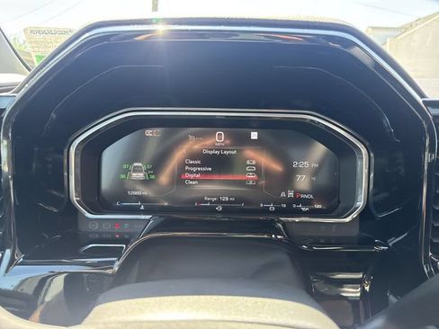 Used 2026 GMC Sierra 1500 SLT AWD/4WD image 15