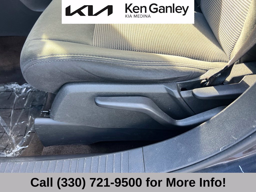 Used 2014 Jeep Patriot Latitude FWD image 25