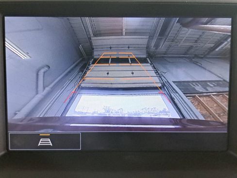 Used 2022 GMC Acadia SLT w/ Elevation Edition image 26