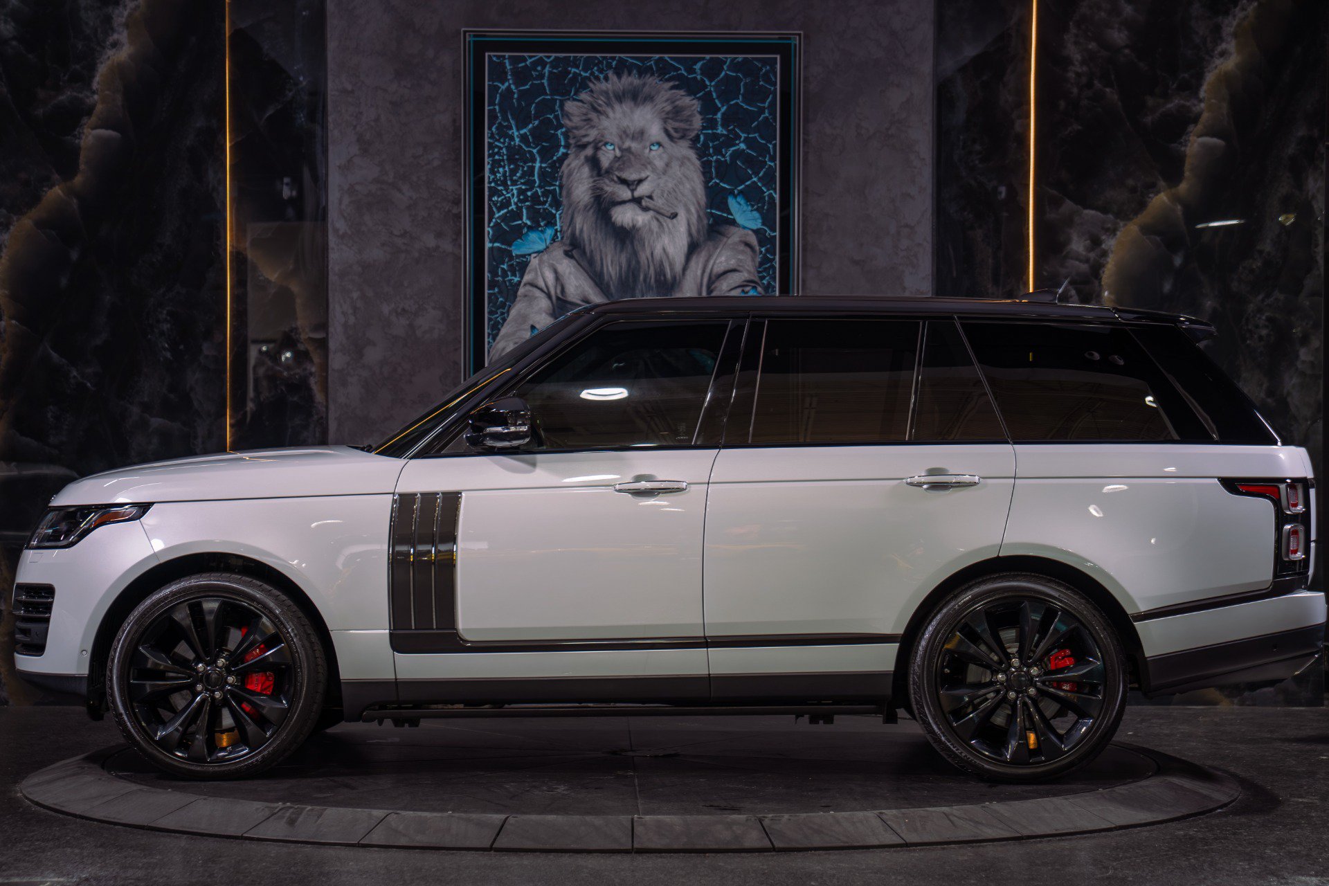 Used 2021 Land Rover Range Rover SV Autobiography Dynamic AWD/4WD image 3