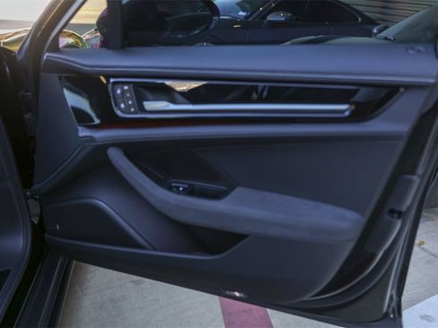 Certified 2025 Porsche Panamera GTS image 36