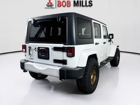 Used 2016 Jeep Wrangler Unlimited Sahara AWD/4WD image 7