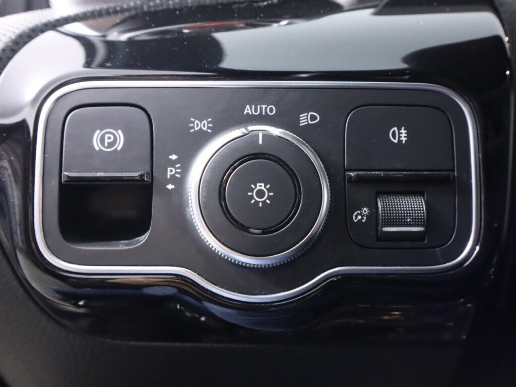 Used 2019 Mercedes-Benz A 220 image 10