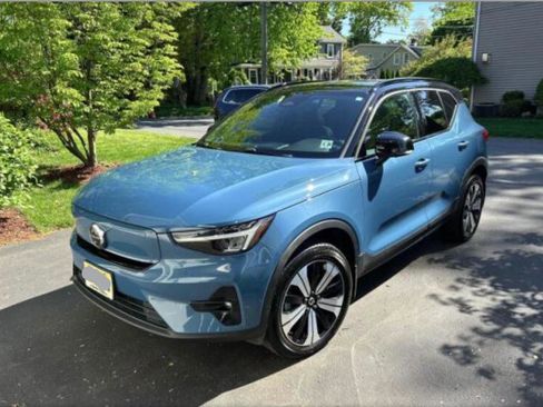 Used 2023 Volvo XC40 Recharge Plus w/ Protection Package Premier AWD/4WD image 1