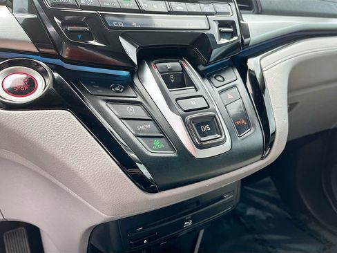 Used 2021 Honda Odyssey Touring image 17