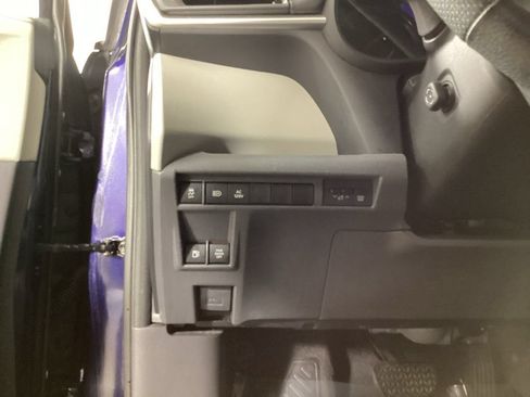 Used 2021 Toyota Sienna Limited FWD image 14
