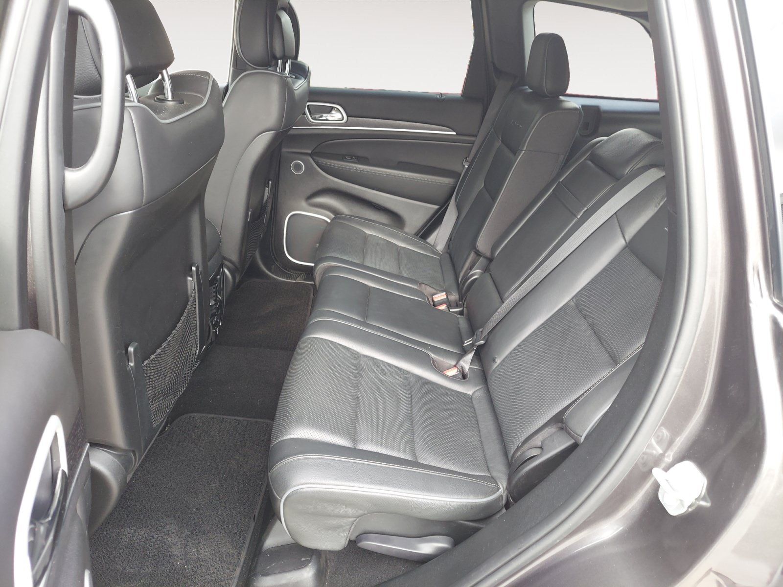 Used 2020 Jeep Grand Cherokee Summit AWD/4WD image 24