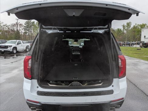 New 2026 GMC Yukon XL Denali Ultimate AWD/4WD image 11