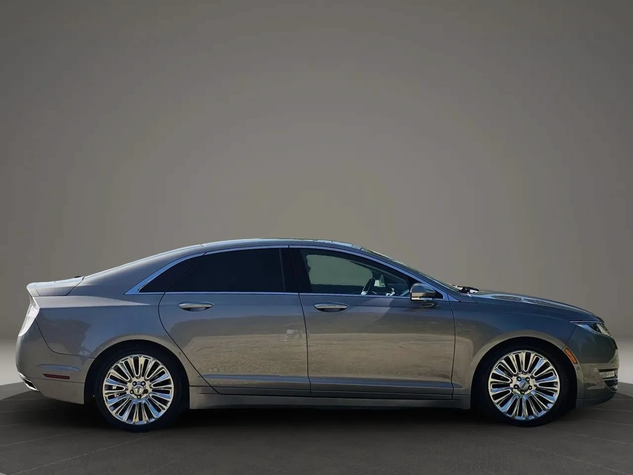 Used 2016 Lincoln MKZ w/ Equipment Group 300A Reserve FWD image 6