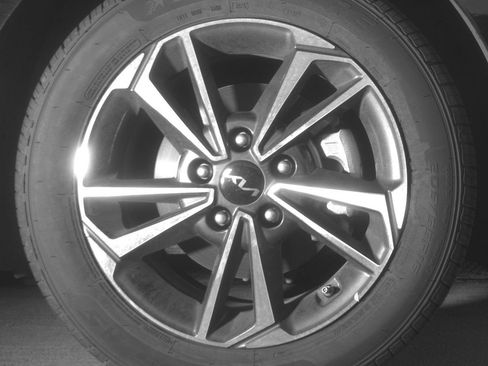 Used 2024 Kia Forte LXS image 13