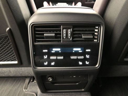 Certified 2025 Porsche Cayenne S AWD/4WD image 17