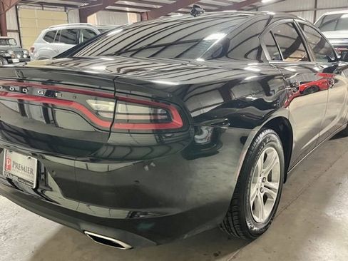 Used 2023 Dodge Charger SXT image 2