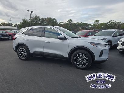 New 2026 Ford Escape SE w/ Class II Trailer Tow Package