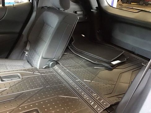 Used 2022 Chevrolet Equinox LT image 33