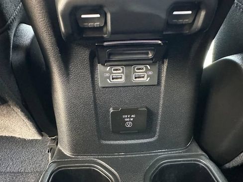Used 2022 Jeep Wrangler Unlimited Rubicon AWD/4WD image 24