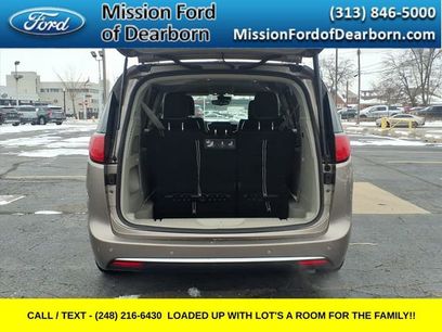 Used 2018 Chrysler Pacifica Touring-L w/ Advanced Safetytec Group