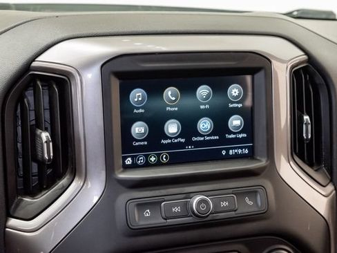 Used 2019 Chevrolet Silverado 1500 Custom Trail Boss w/ Custom Convenience Package AWD/4WD image 16