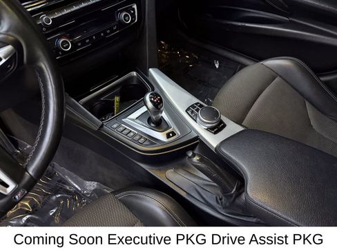 Used 2018 BMW M3 RWD image 13