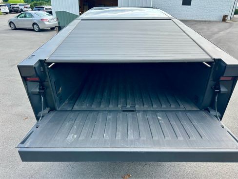 Used 2024 Tesla Cybertruck AWD Crew Cab image 13