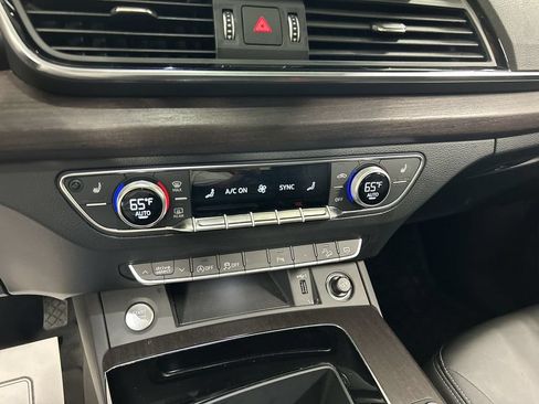 Used 2023 Audi Q5 2.0T Premium w/ Convenience Package AWD/4WD image 16