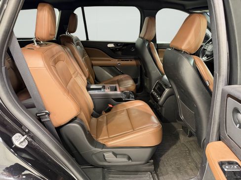 Used 2022 Lincoln Aviator Reserve w/ Equipment Group 201A RWD image 15