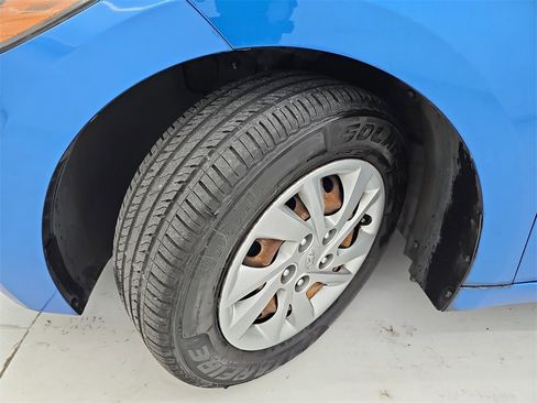 Used 2017 Hyundai Elantra SE image 35