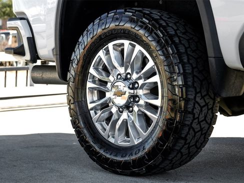 Used 2022 Chevrolet Silverado 2500 High Country w/ Safety Package II image 62