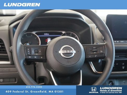 Used 2024 Nissan Rogue S AWD/4WD image 15