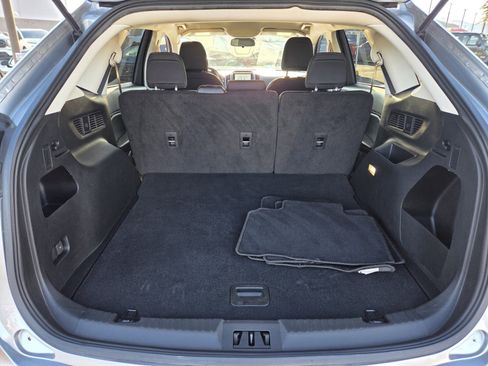 Certified 2023 Ford Edge SE w/ Black Appearance Package image 13