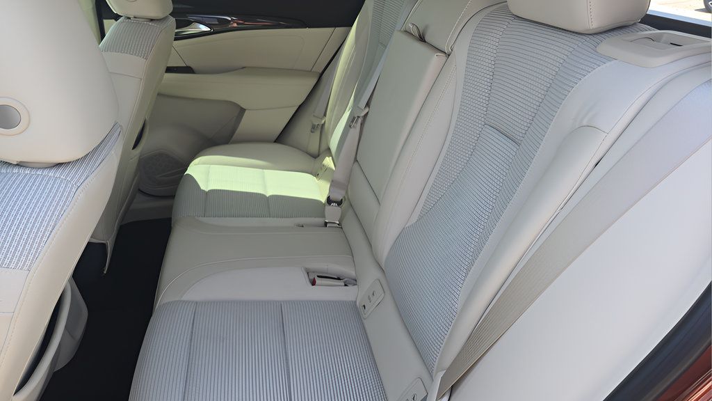 Used 2022 Buick Envision Preferred FWD image 27