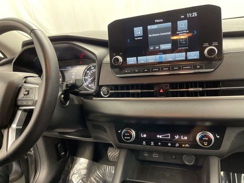 Used 2024 Mitsubishi Outlander SE Black Edition image 17