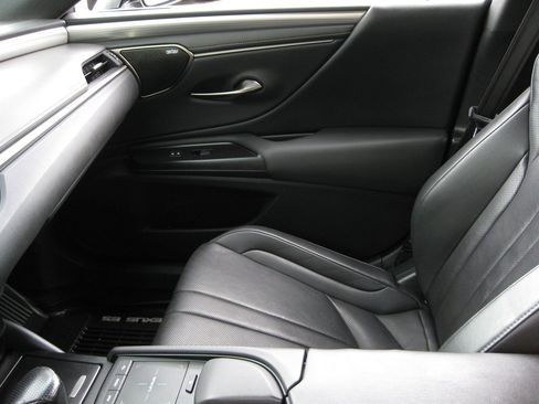 Used 2020 Lexus ES 350 F Sport w/ Accessory Package FWD image 23