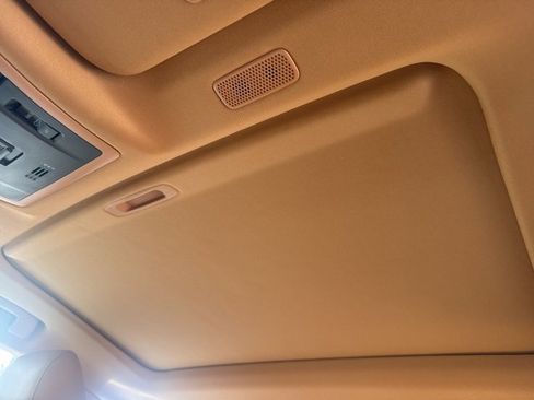 Certified 2025 Lexus ES 300h w/ Premium Package image 31