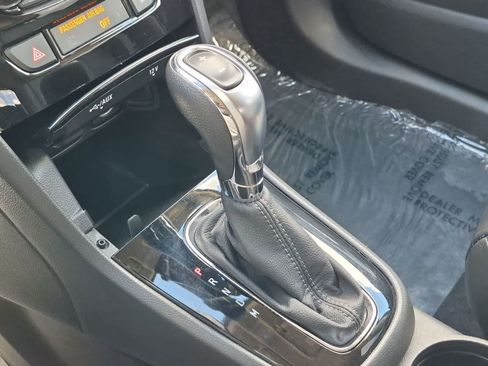 Used 2018 Buick Encore Essence FWD image 31