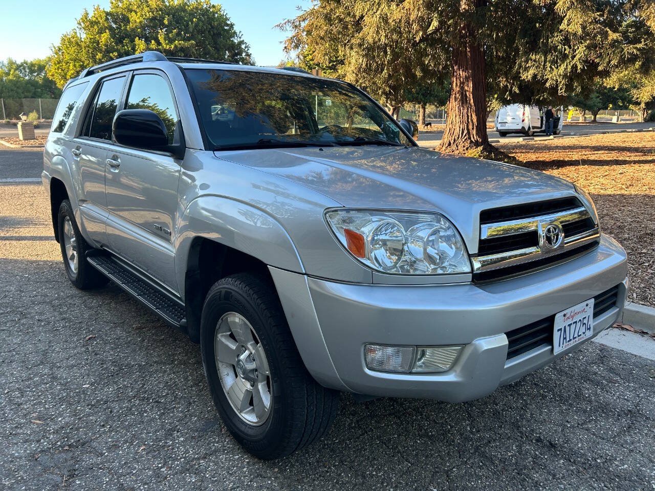 Used 2005 Toyota 4Runner SR5 AWD/4WD image 9