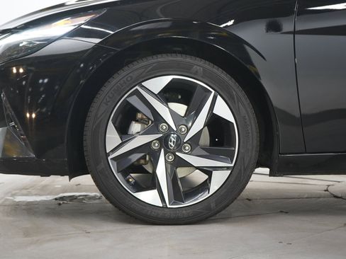 Used 2023 Hyundai Elantra Limited FWD image 29