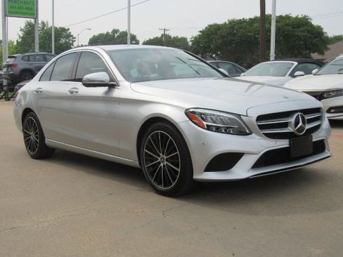 Used 2020 Mercedes-Benz C 300 Sedan w/ Premium Package image 4