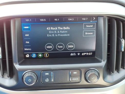 Used 2022 Chevrolet Colorado LT w/ LT Convenience Package AWD/4WD image 19