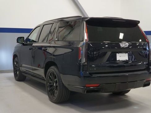 Used 2023 Cadillac Escalade Sport Platinum w/ LPO, ONYX Package AWD/4WD image 3