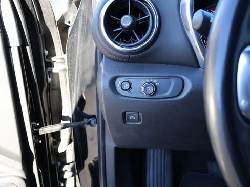 Used 2020 Chevrolet Blazer Premier w/ LPO, Black Grille Bar Package image 30