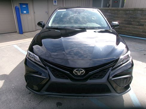 Used 2023 Toyota Camry SE w/ Convenience Package AWD/4WD image 2