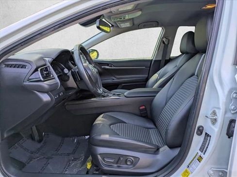 Certified 2022 Toyota Camry SE w/ Convenience Package image 15