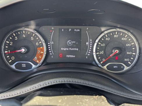 Used 2020 Jeep Renegade Latitude image 12