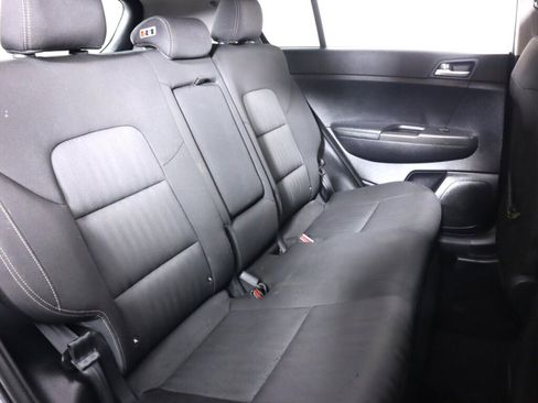 Used 2017 Kia Sportage LX image 32