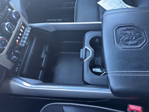 Used 2019 RAM 1500 Laramie AWD/4WD image 27