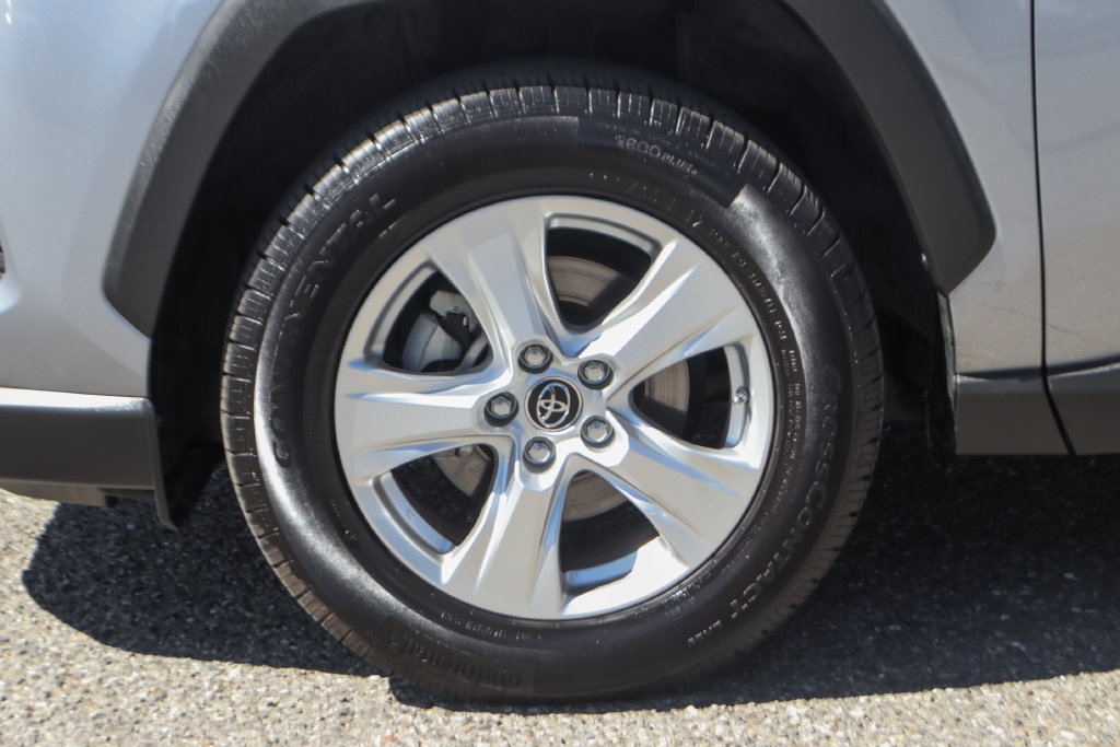 Used 2019 Toyota RAV4 XLE FWD image 42