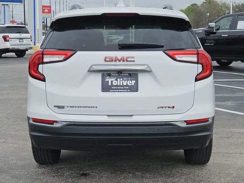 Used 2024 GMC Terrain AT4 image 9