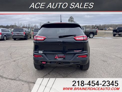 Used 2015 Jeep Cherokee Trailhawk w/ Comfort/Convenience Group image 8