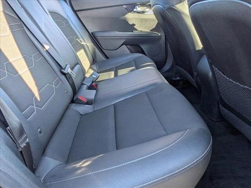 Used 2021 Kia Forte GT-Line image 18