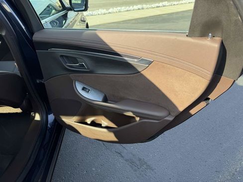 Used 2014 Chevrolet Impala LT w/ Premium Seating Package image 17